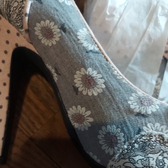 Mojo Moxy Gray and Pink Elegant Heels 7.5M - Picture 8 of 14